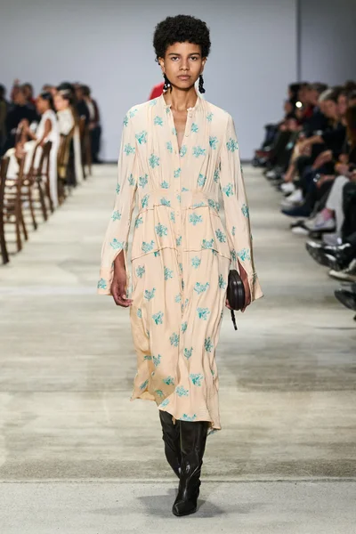 Look 38